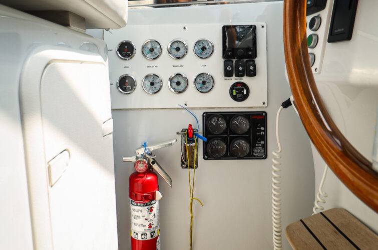 PRANA 46' ITAMA Yacht Helm Steam gage-Gen-Fire Supression-ER Blowers-Under Water Lights